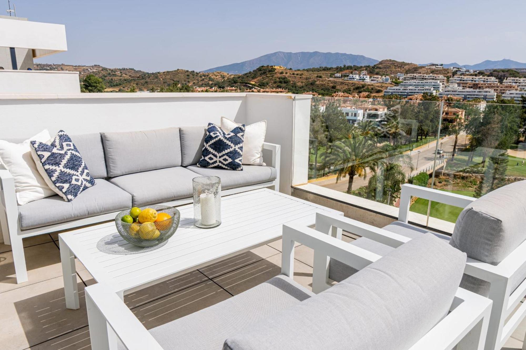 Апартаменти Magnificent Frontline Golf Penthouse In Navigolf Ла-Кала-де-Міхас Екстер'єр фото